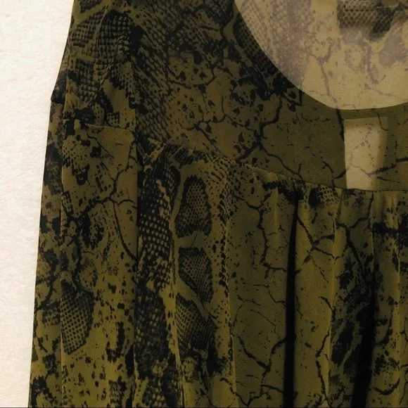 Jennifer Lopez Olive Green Snakeskin Ruffle Bell Long Sleeve Blouse Size XS - Picture 6 of 11